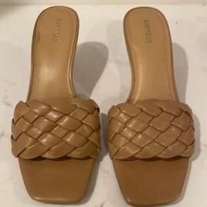Nude kitten heel slide